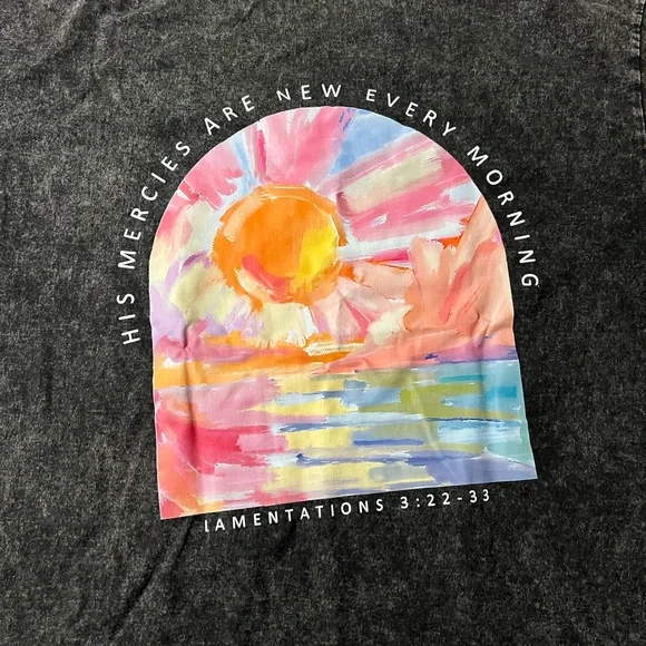 Men’s XL Heathered Black T-Shirt with Colorful Cross Design and Bible verse - Picture 6 of 11